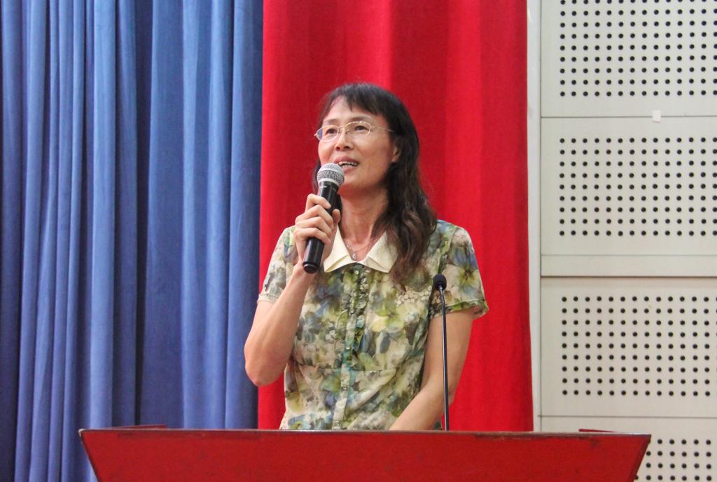 公司党委冯明英书记