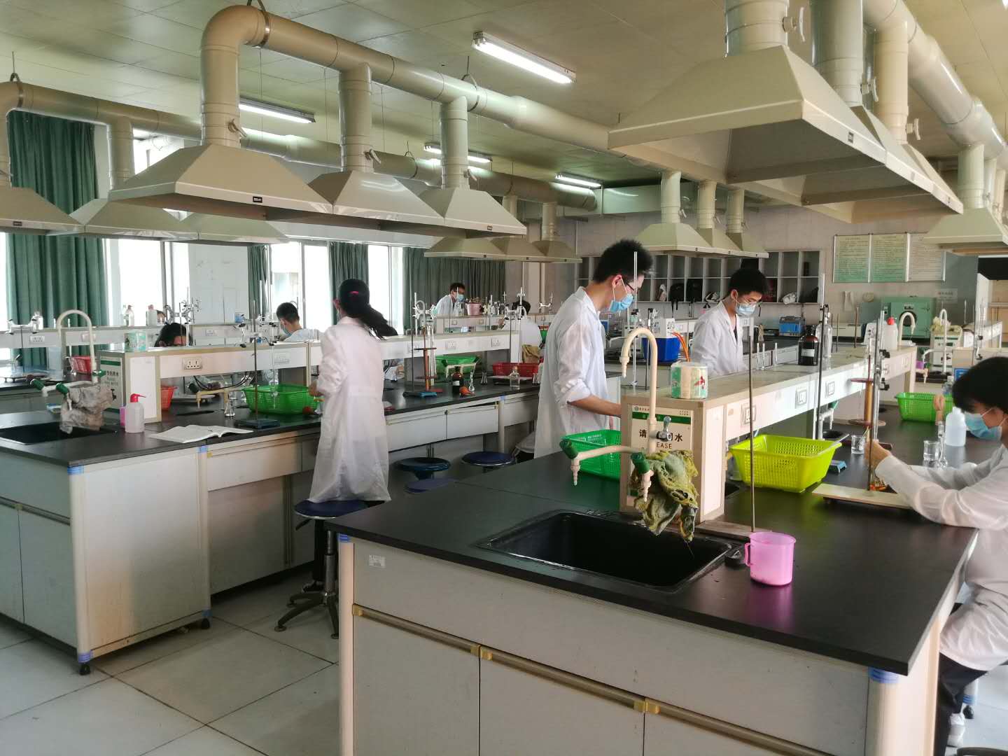药物分析实验室